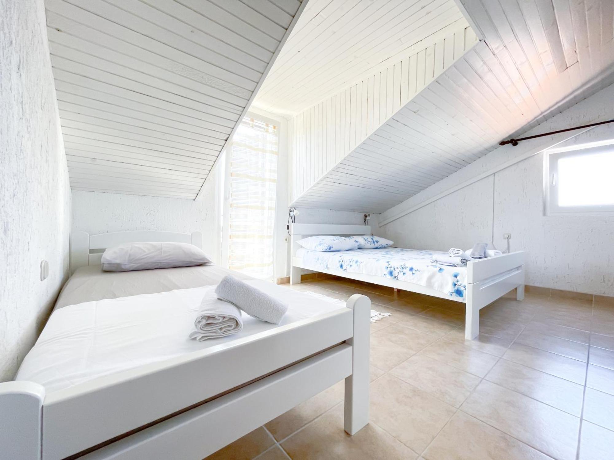 Bed&Breakfast Drage Bilik gambar